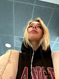 SSSATIVA_model stripchat stream image