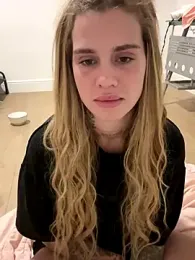 EmiliaCatalina stripchat stream image