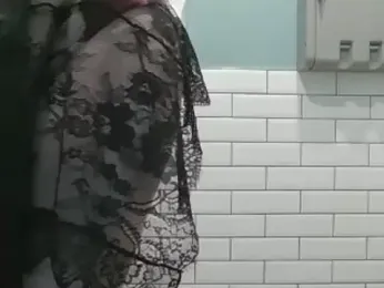 AverageRose stripchat stream image