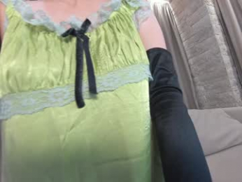 ehotlovea chaturbate stream image