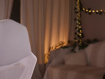 little_poetry chaturbate stream image