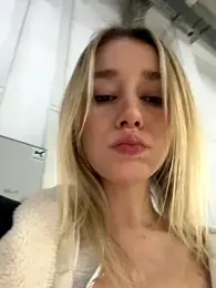 SSSATIVA_model stripchat stream image