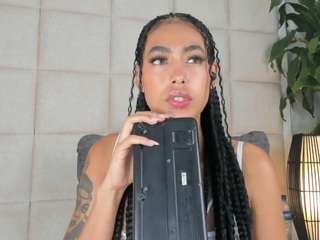 zhuyhong camsoda stream image