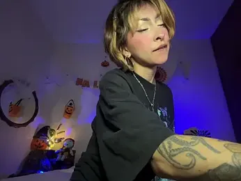 Cinamoonn stripchat stream image