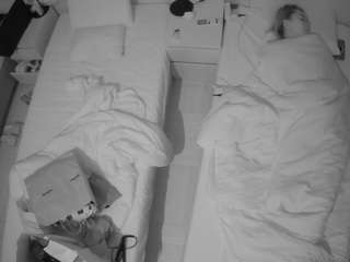 voyeurcam-julmodels-bed-5 camsoda stream image