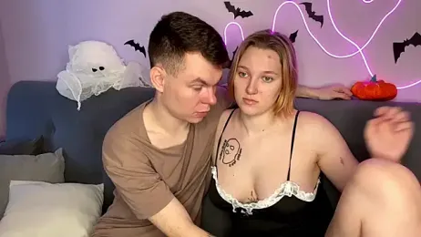 julielourens stripchat stream image