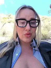 Mona_Plus stripchat stream image