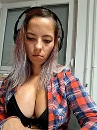 allinqueen stripchat stream image