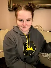 GingerSnap33 stripchat stream image