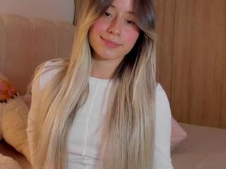Amy Blondes flirt4free stream image, 05.11.2025 22:30
