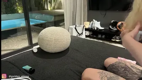 Golden_Aline stripchat stream image