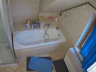 voyeurcam-julmodels-bath-2nd-1 camsoda stream image