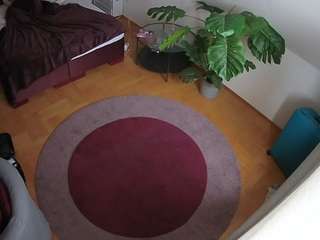 voyeurcam-julmodels-whitebed-5 camsoda stream image