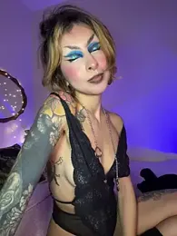 Cinamoonn stripchat stream image