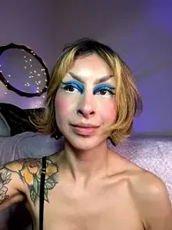 Cinamoonn stripchat stream image