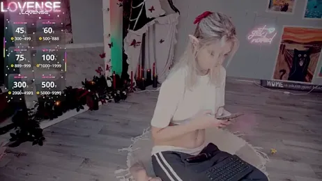 Careful_i_bite stripchat stream image