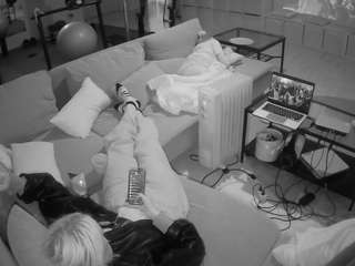 voyeurcam-julmodels-living-3 camsoda stream image