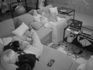 voyeurcam-julmodels-living-3 camsoda stream image