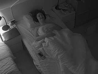 voyeurcam-julmodels-bed-7 camsoda stream image