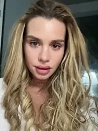 EmiliaCatalina stripchat stream image