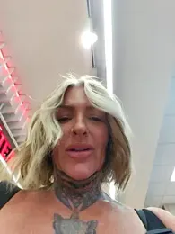 YourMommyBlair stripchat stream image