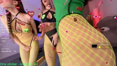 mikkixmeow stripchat stream image