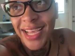 iambaldheadbrittany camsoda stream image