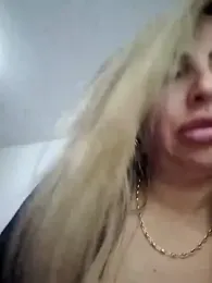 _Abril-Office1 stripchat stream image