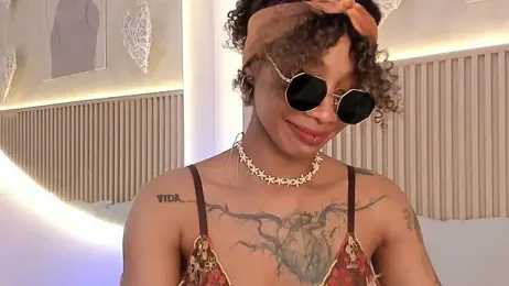 daiana_curly stripchat stream image