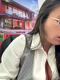 LIZ-06_ stripchat stream image