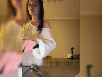 whiteTEA bongacams stream image