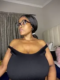 Bustygoddess32 stripchat stream image