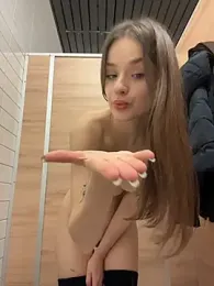 KittyQueeny stripchat stream image