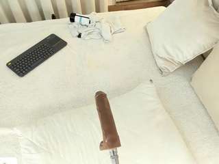 angie-roses camsoda stream image