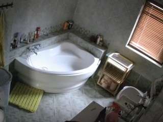 voyeurcam-julmodels-bath-1st-2 camsoda stream image