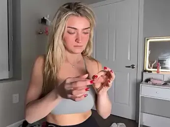 meggsworld stripchat stream image