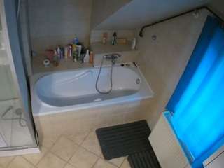 voyeurcam-julmodels-bath-2nd-1 camsoda stream image