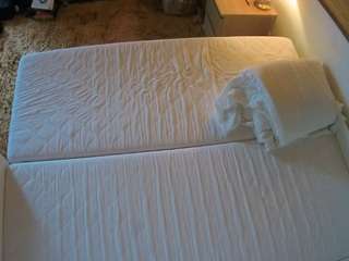 voyeurcam-julmodels-whitebed-3 camsoda stream image