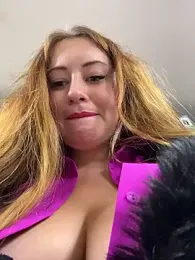 AndreaMood stripchat stream image