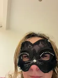 capu-x stripchat stream image