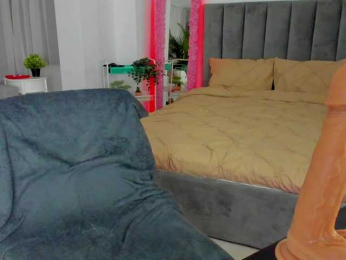 Fancy-t33n bongacams stream image