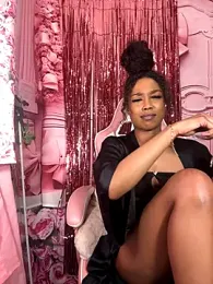 mismialove stripchat stream image