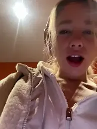 SSSATIVA_model stripchat stream image