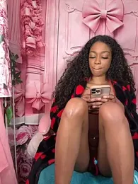 mismialove stripchat stream image