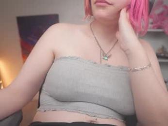 krystalsyxx chaturbate stream image, 14.01.2026 18:20