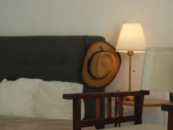 kriss0leoo chaturbate stream image