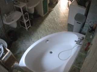 voyeurcam-julmodels-bath-1st-1 camsoda stream image