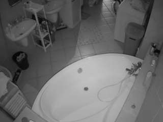 voyeurcam-julmodels-bath-1st-1 camsoda stream image