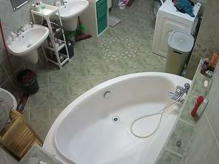 voyeurcam-julmodels-bath-1st-1 camsoda stream image