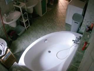 voyeurcam-julmodels-bath-1st-1 camsoda stream image